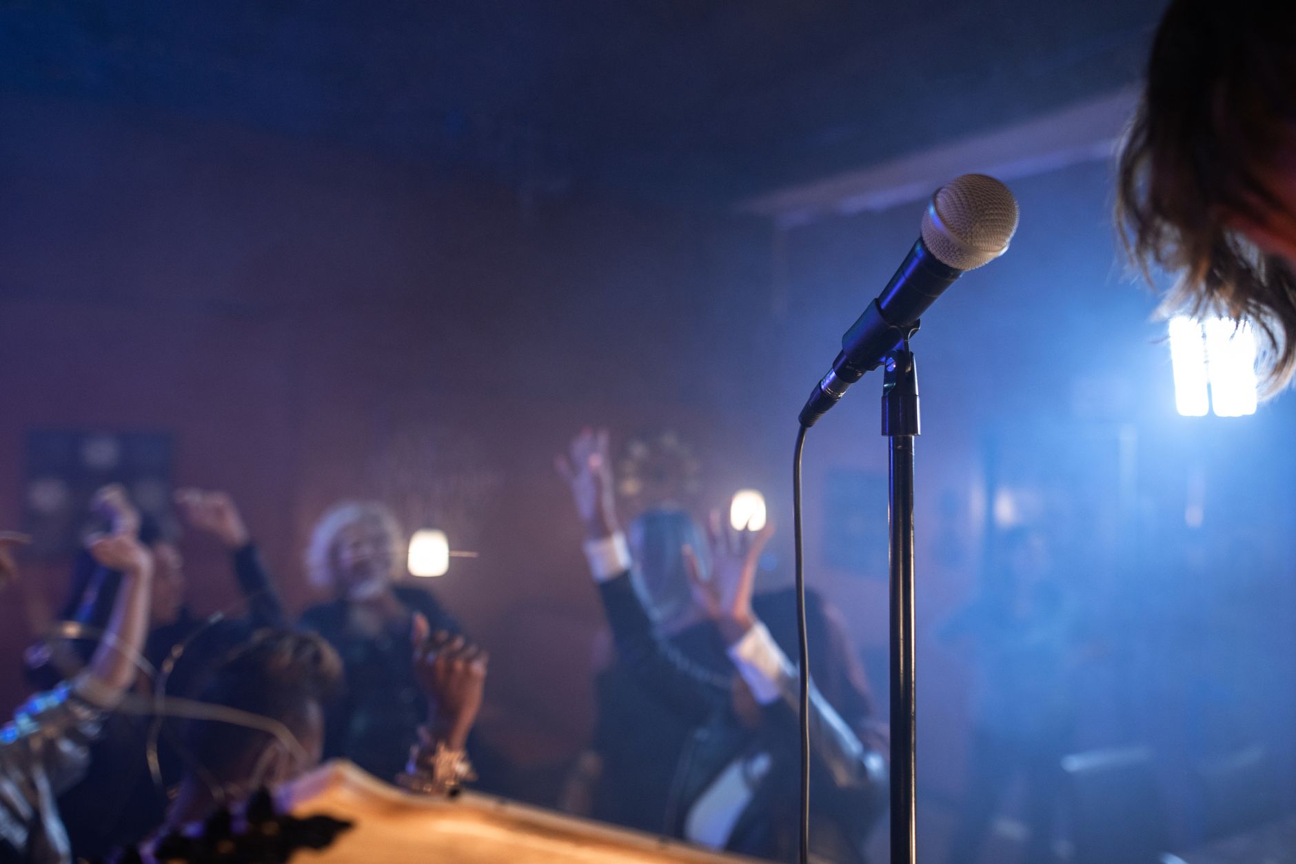 Bingo Callers, Snowball Jackpots, and Sudden Stardom: How Britain’s Bingo Halls Are Producing Their Own Unlikely Entertainers